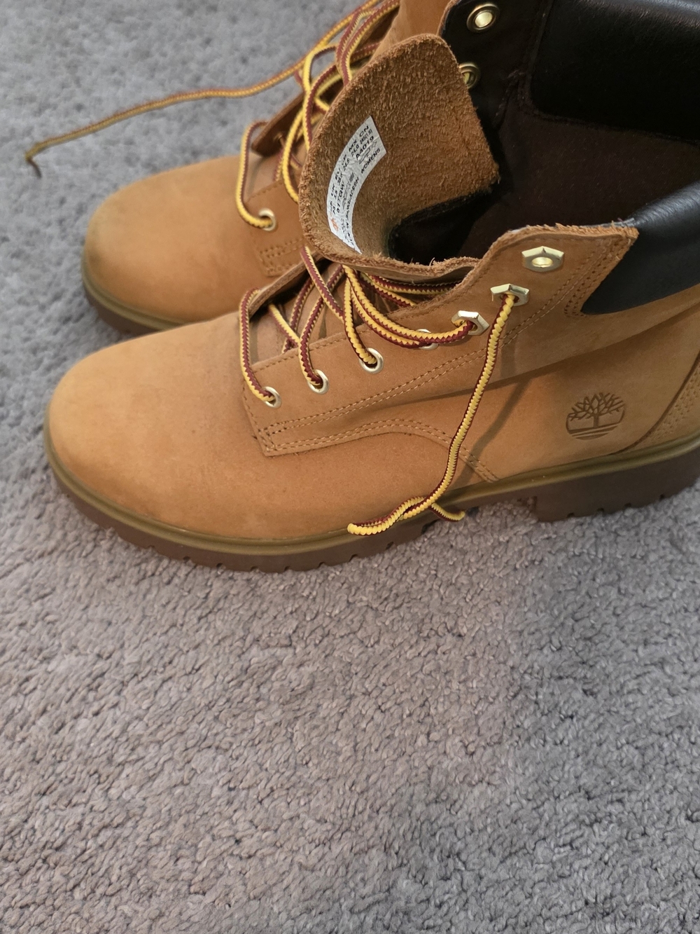 Womens Timberlands - Picture 2 of 8